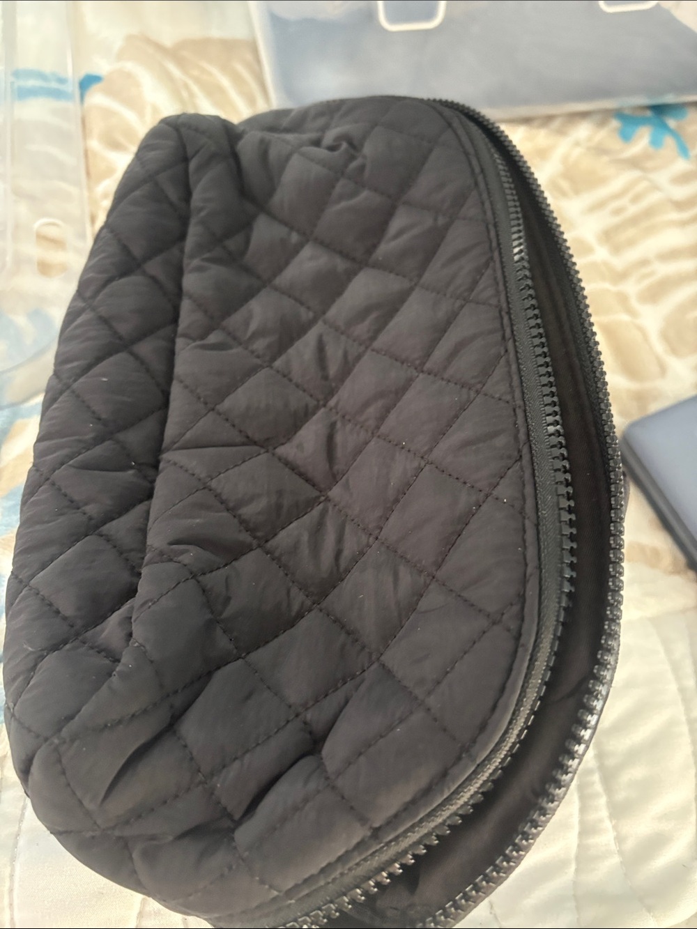 Quilted lay flat make up case